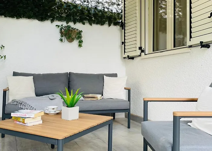 Pina Hvar Garden - Center * フヴァル