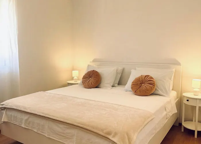 Pina Hvar Garden - Center