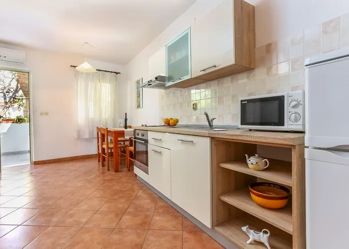 Pina Hvar Garden - Center Hvar Town